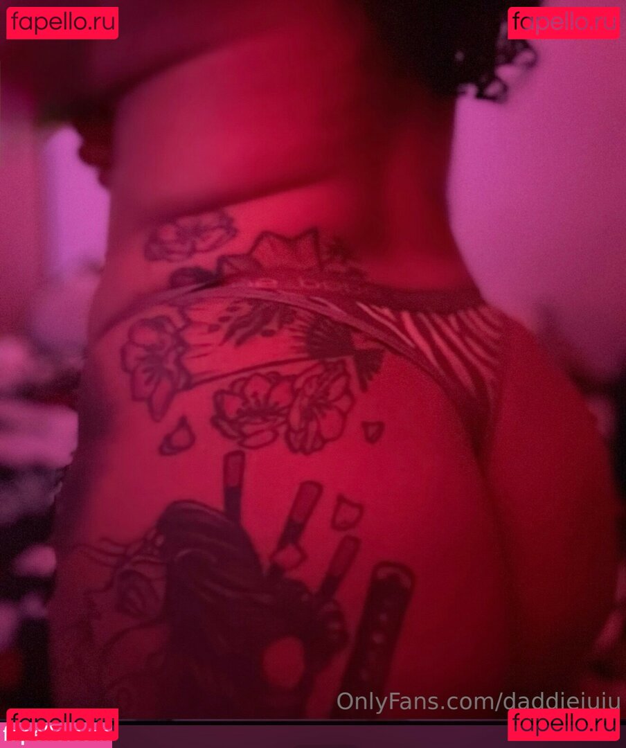 Daddiejuju / Earth2julisa Onlyfans Photo Gallery 