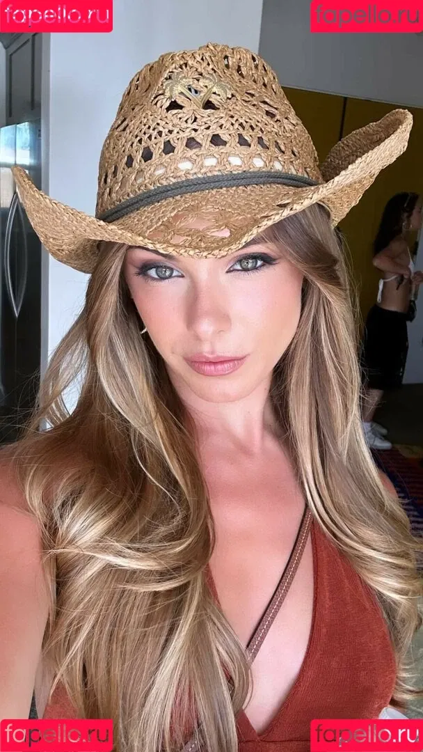 Carmella Rose Onlyfans Photo Gallery 
