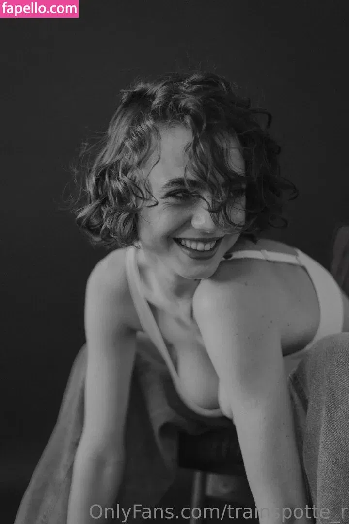 Meenfox Onlyfans Photo Gallery 