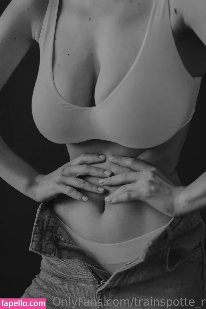 Meenfox Onlyfans Photo Gallery 