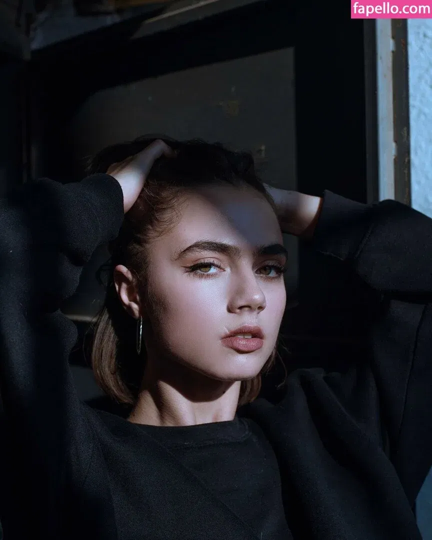 Meenfox Onlyfans Photo Gallery 