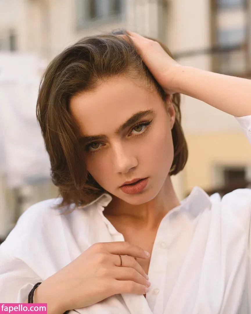 Meenfox Onlyfans Photo Gallery 