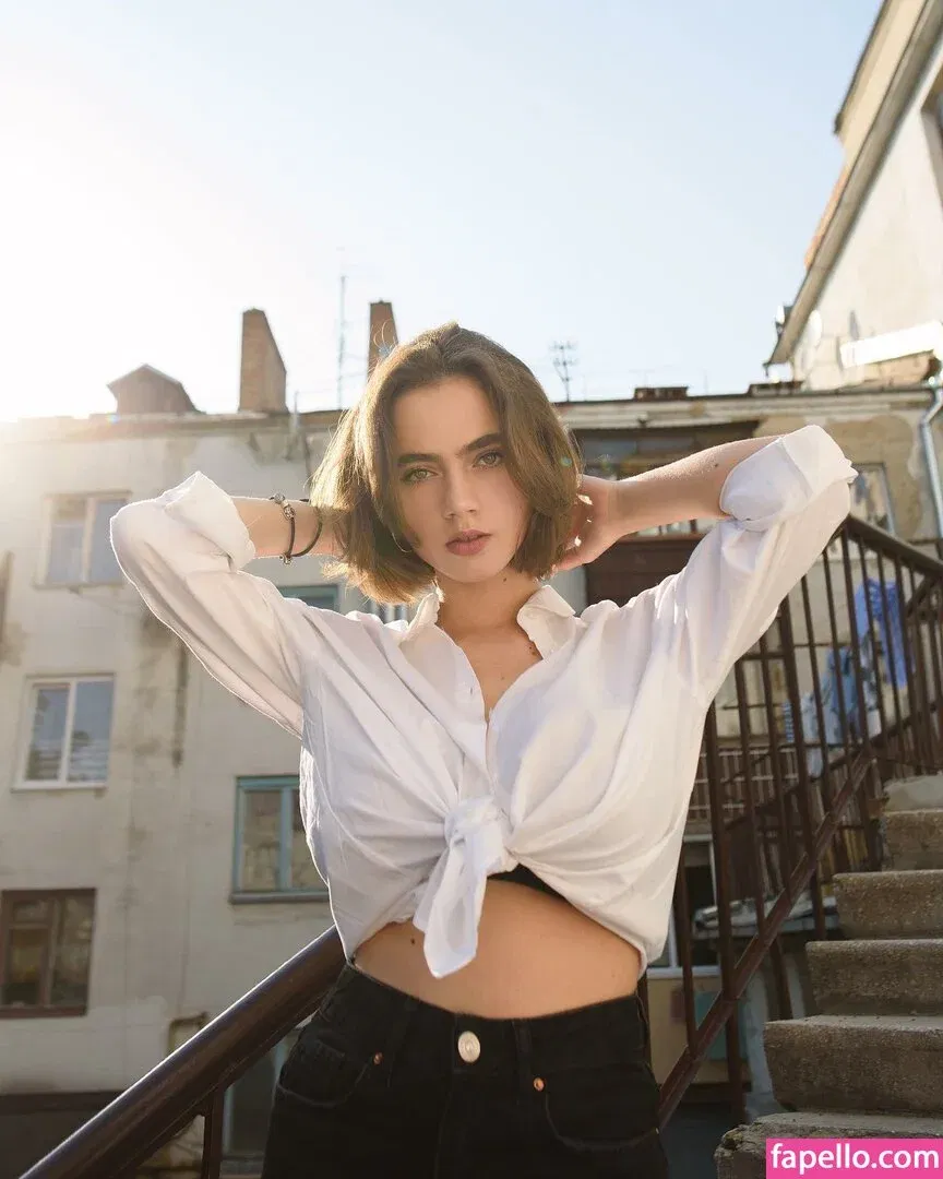 Meenfox Onlyfans Photo Gallery 