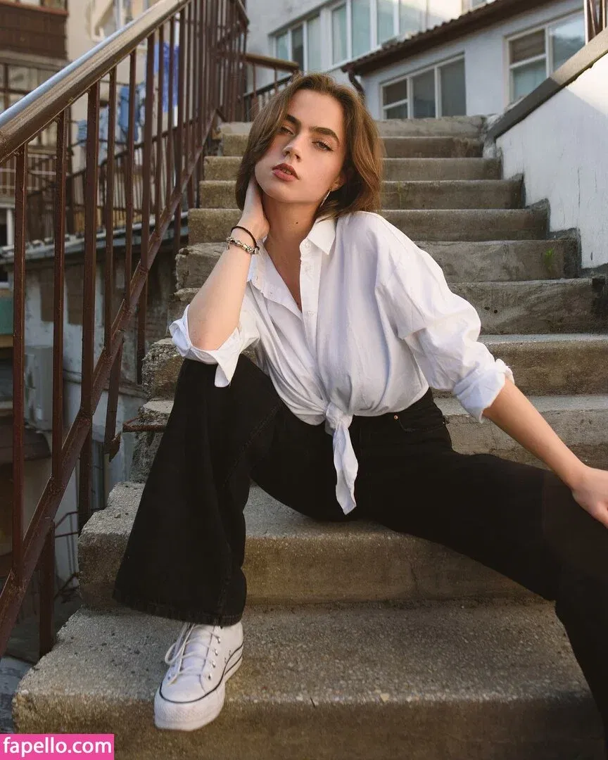 Meenfox Onlyfans Photo Gallery 