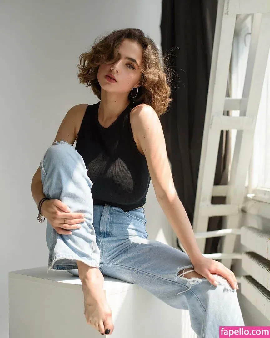 Meenfox Onlyfans Photo Gallery 