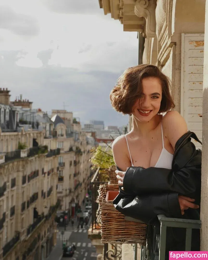 Meenfox Onlyfans Photo Gallery 