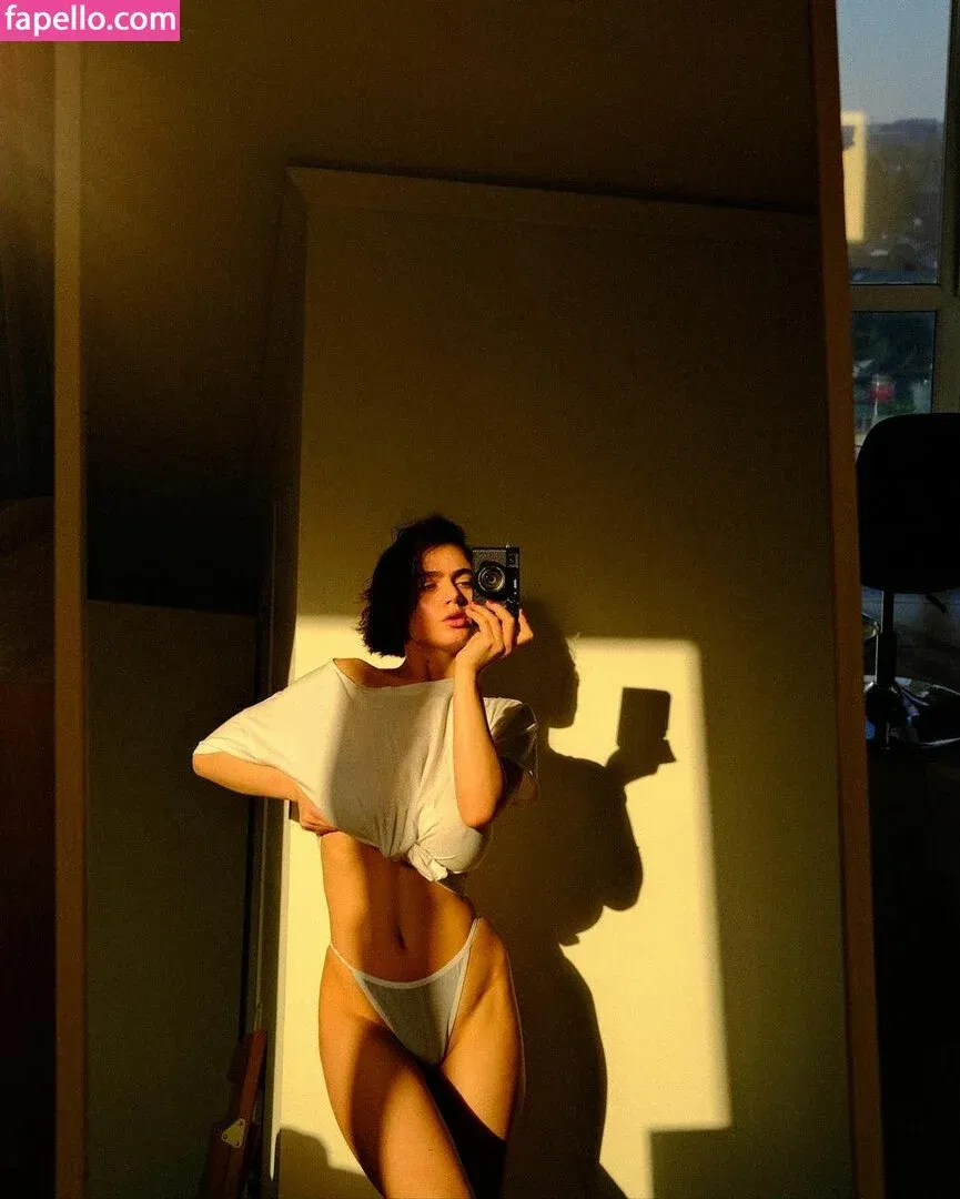 Meenfox Onlyfans Photo Gallery 