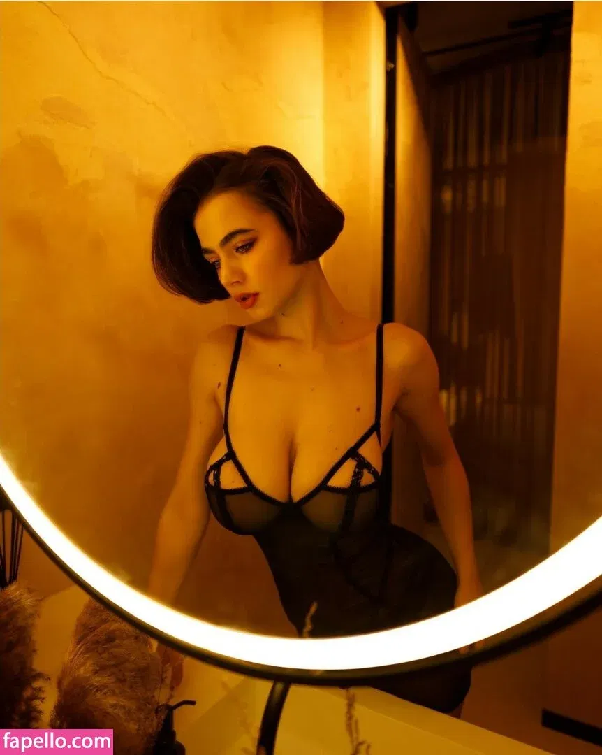 Meenfox Onlyfans Photo Gallery 