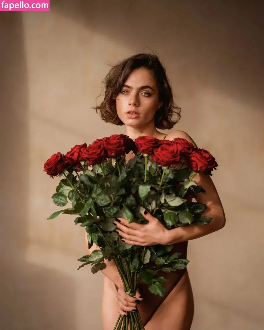 Meenfox Onlyfans Photo Gallery 