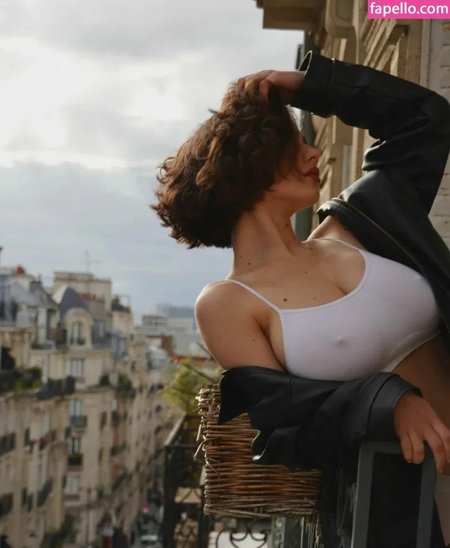 Meenfox Onlyfans Photo Gallery 