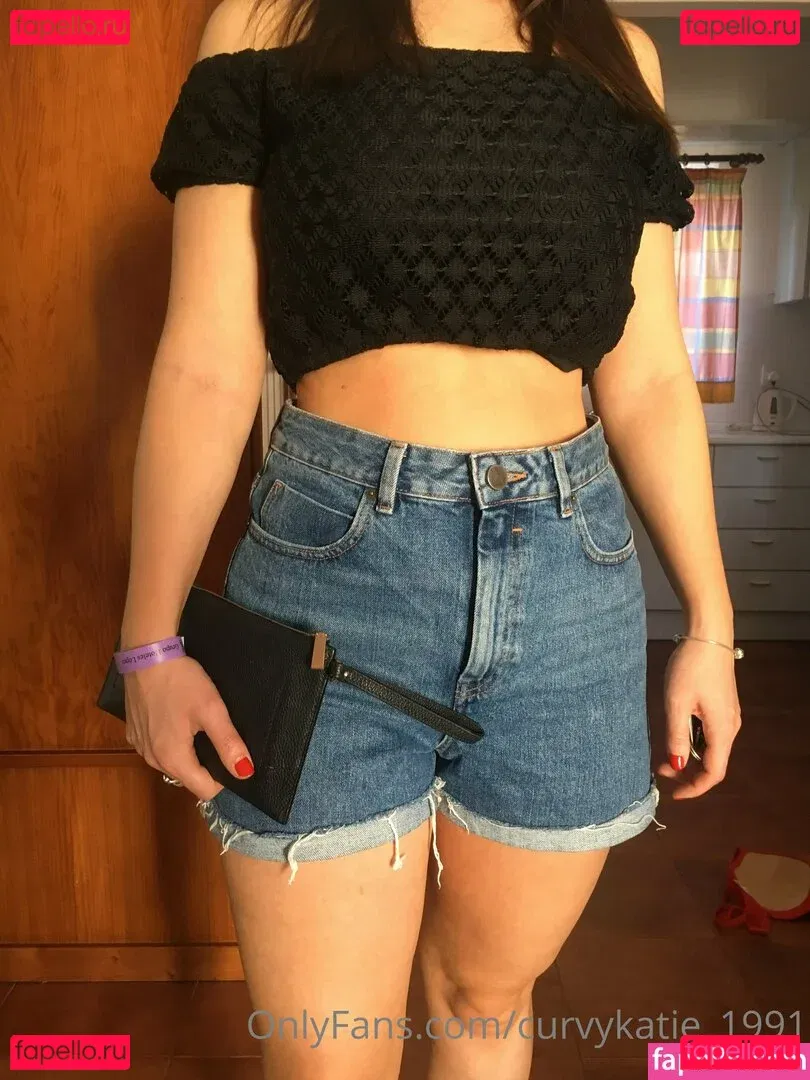 curvykatie_1991 Onlyfans Photo Gallery 