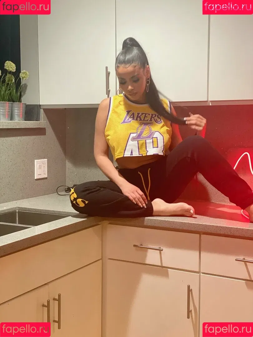 sheismichaela Onlyfans Photo Gallery 
