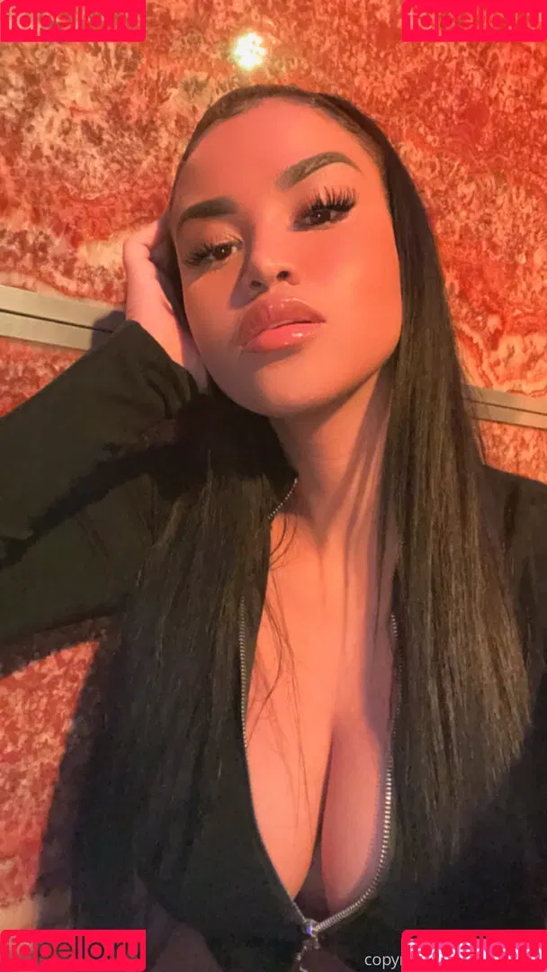 sheismichaela Onlyfans Photo Gallery 