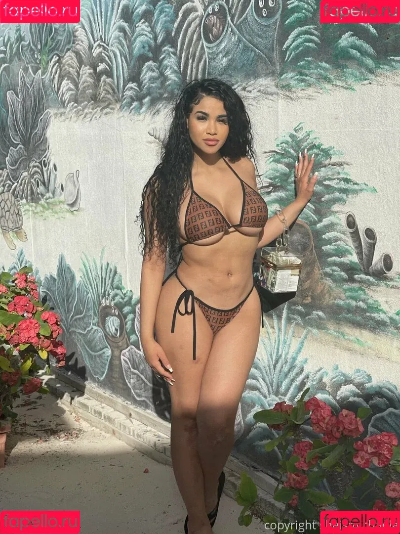sheismichaela Onlyfans Photo Gallery 