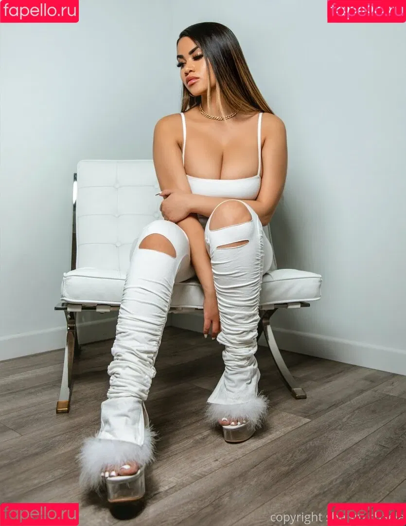 sheismichaela Onlyfans Photo Gallery 