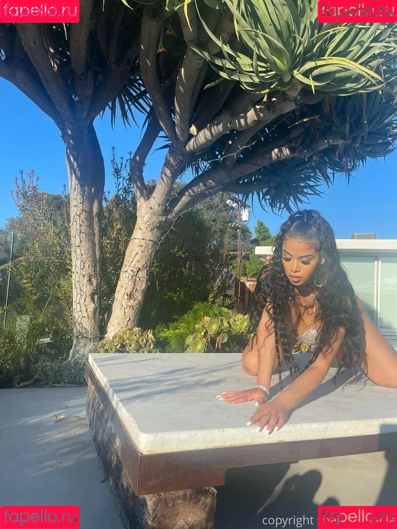 sheismichaela Onlyfans Photo Gallery 
