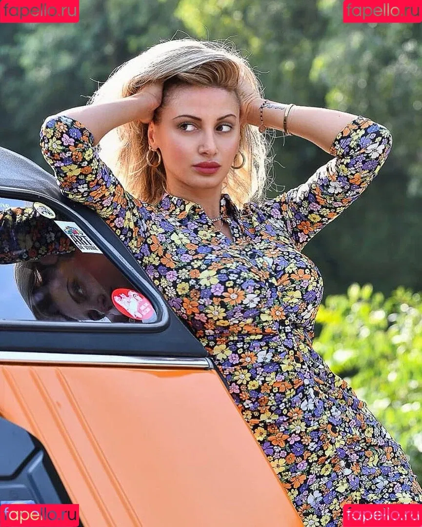 Rosy Maggiulli Onlyfans Photo Gallery 