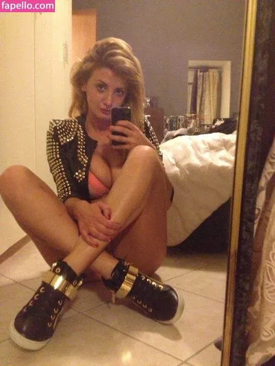 Rosy Maggiulli Onlyfans Photo Gallery 