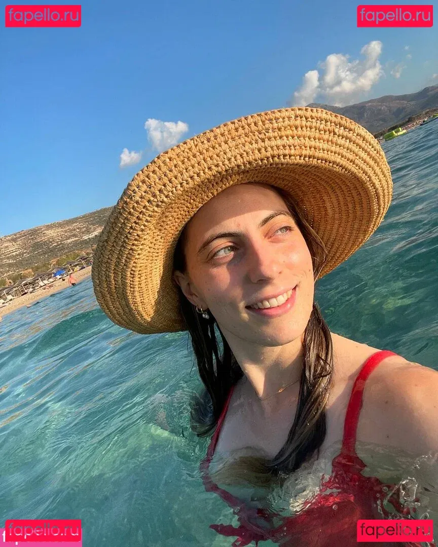 Seerasan Onlyfans Photo Gallery 