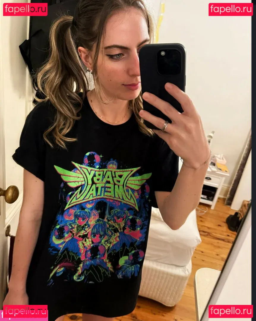 Seerasan Onlyfans Photo Gallery 