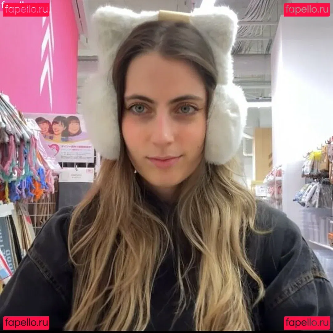 Seerasan Onlyfans Photo Gallery 