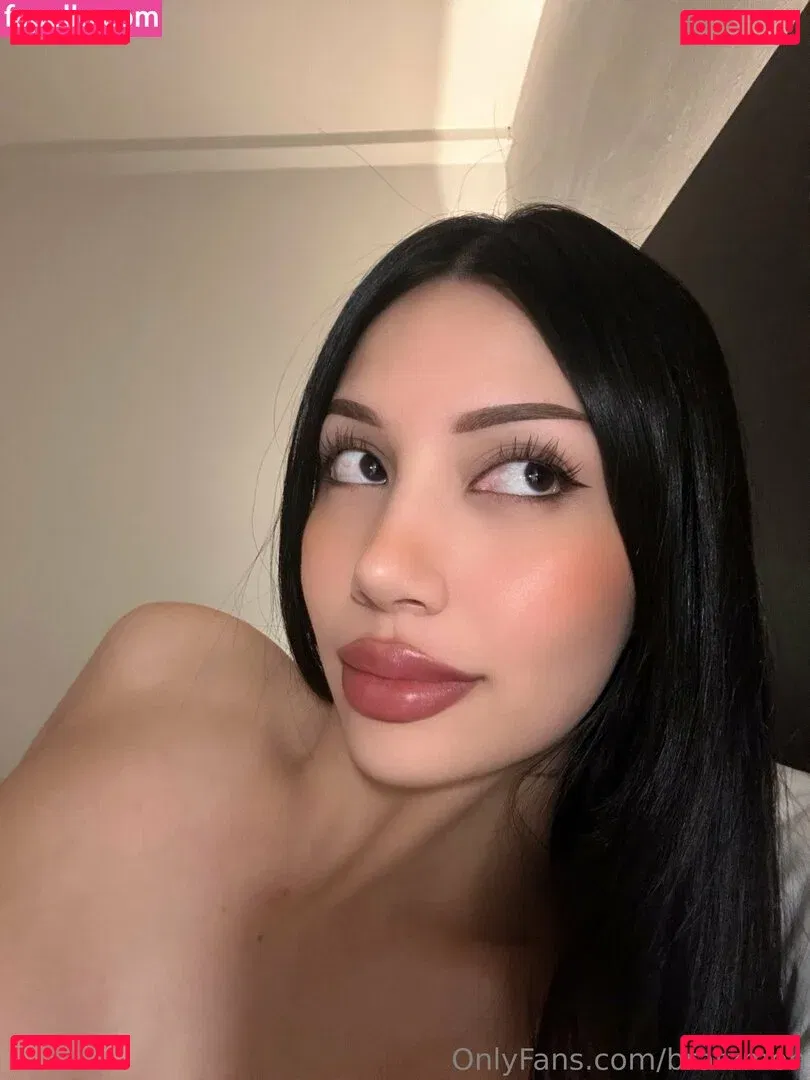 Valentina Olivas Onlyfans Photo Gallery 