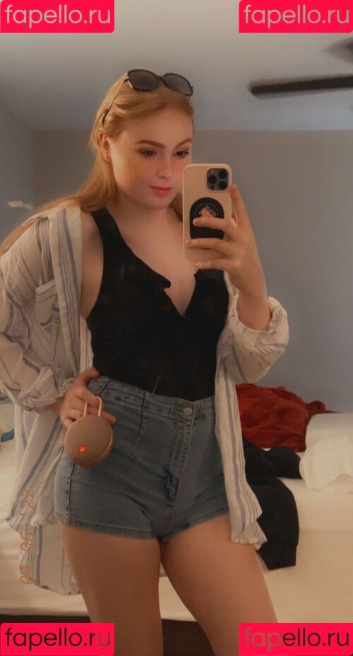 Shy_Trans Onlyfans Photo Gallery 