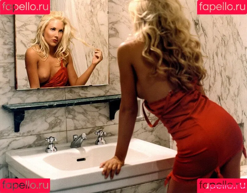 Mercedes McNab Onlyfans Photo Gallery 