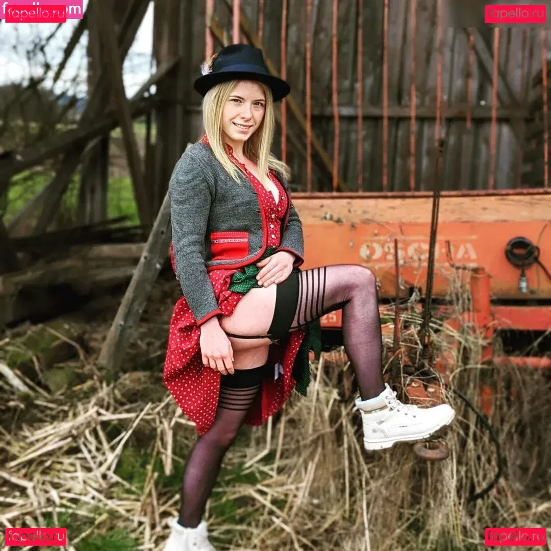 Mia Adler Onlyfans Photo Gallery 