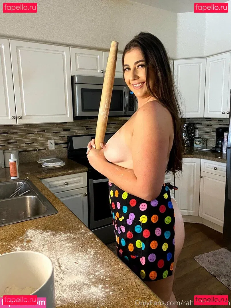 rahrahitssarah Onlyfans Photo Gallery 