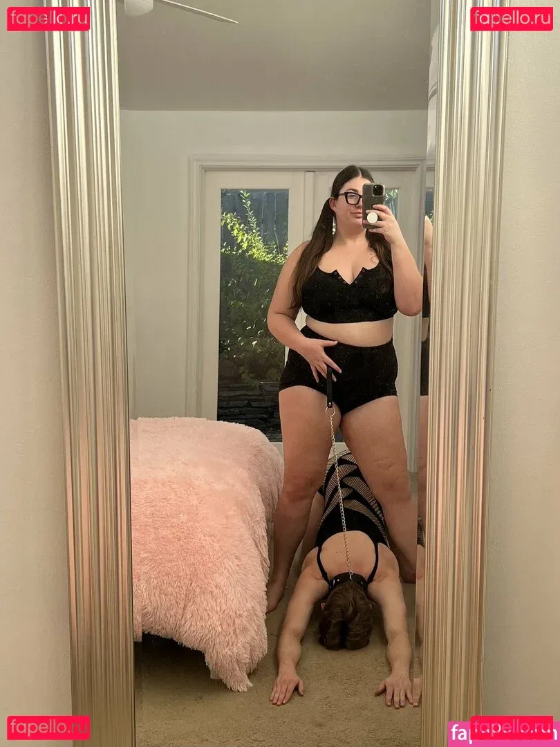 rahrahitssarah Onlyfans Photo Gallery 