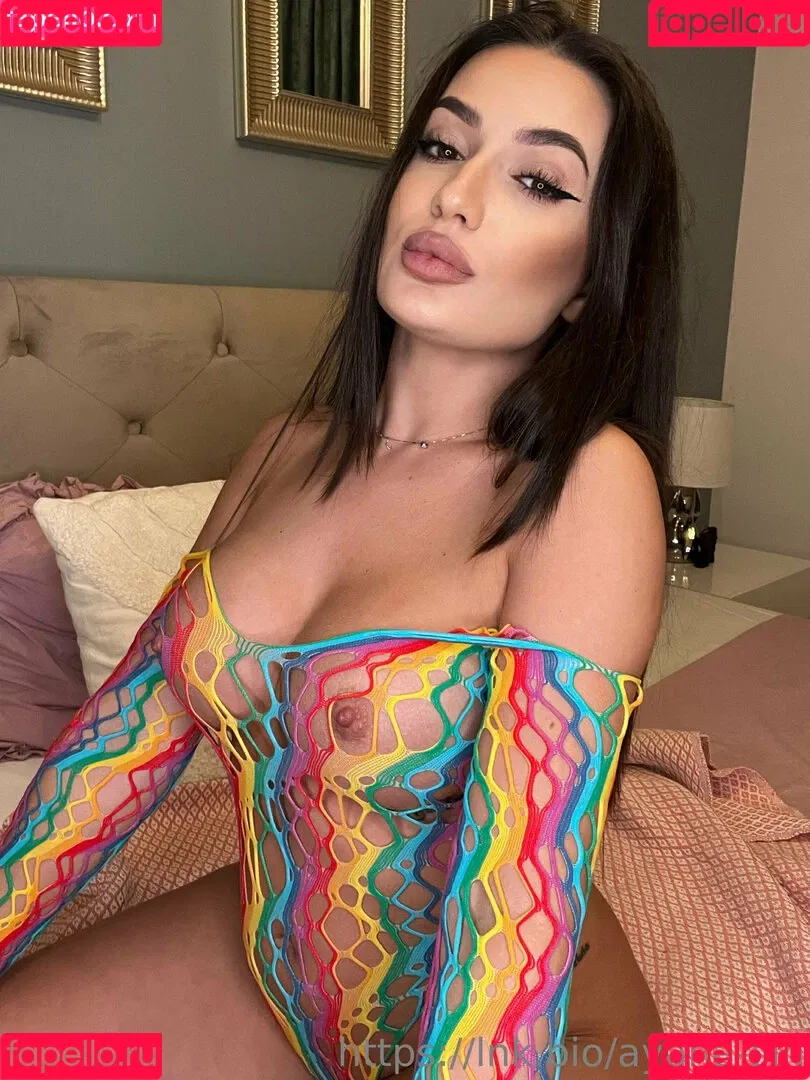 ayanasin Onlyfans Photo Gallery 
