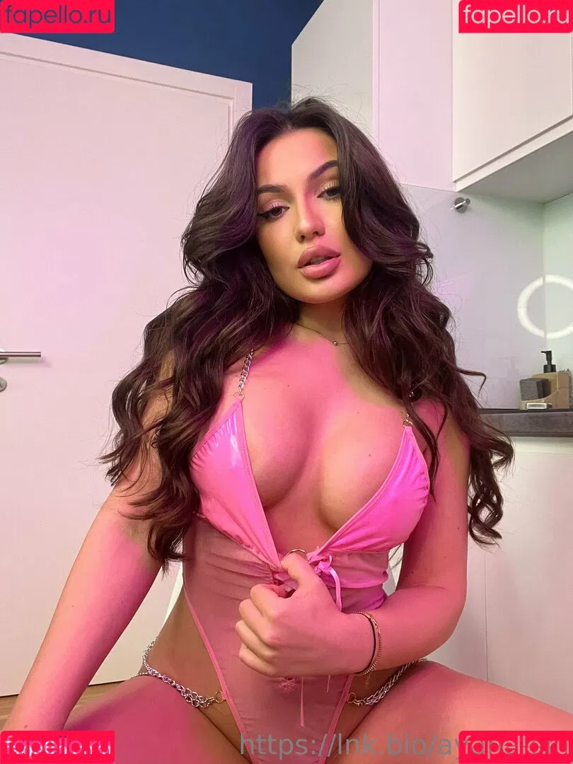ayanasin Onlyfans Photo Gallery 