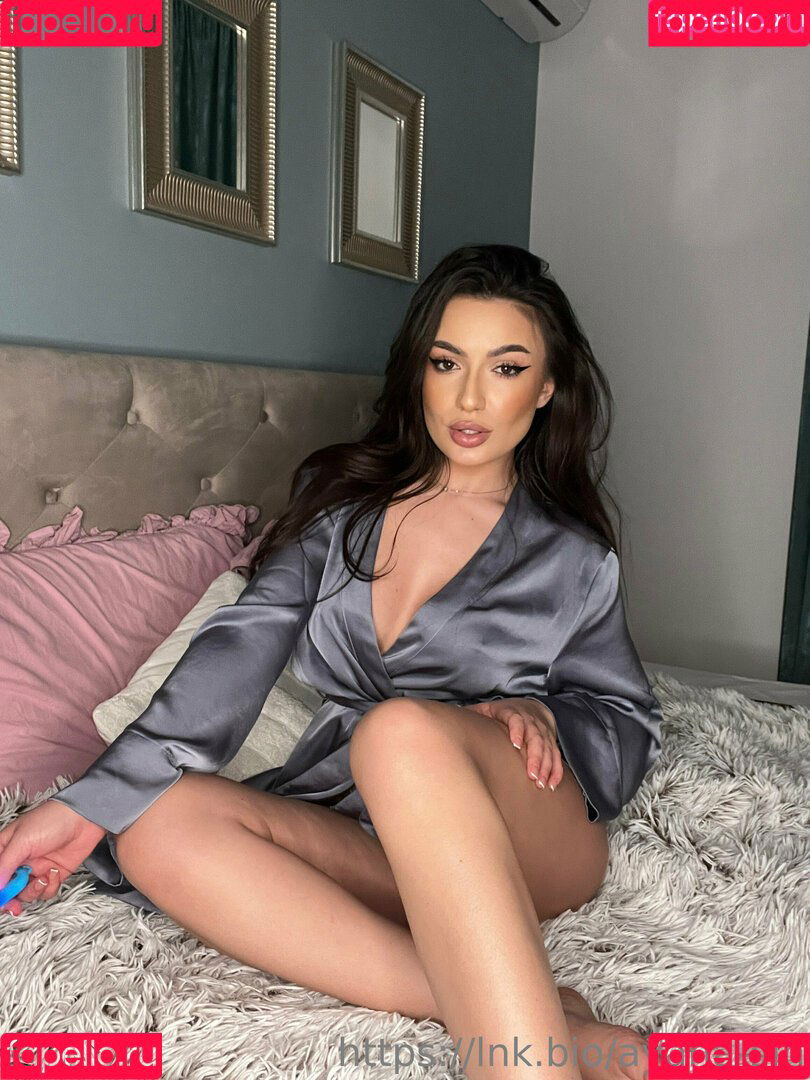 ayanasin Onlyfans Photo Gallery 