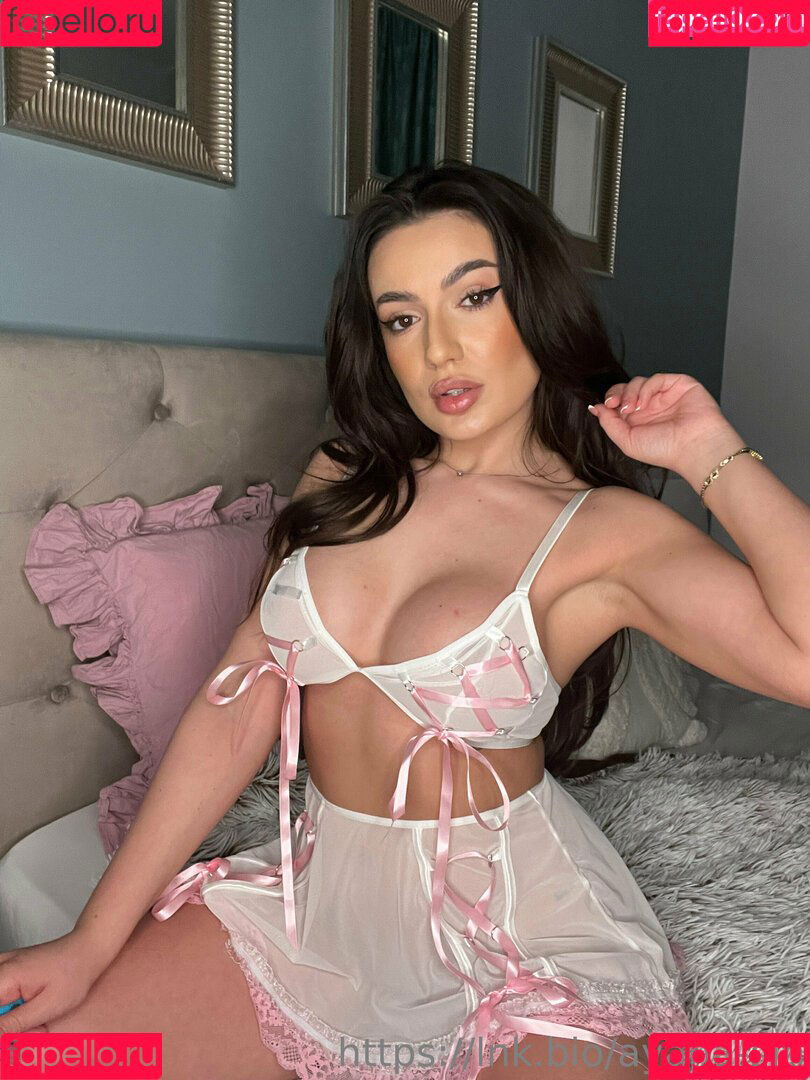 ayanasin Onlyfans Photo Gallery 