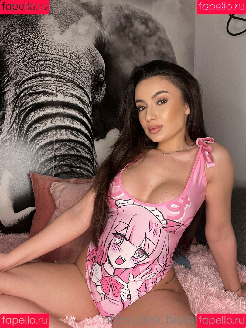 ayanasin Onlyfans Photo Gallery 