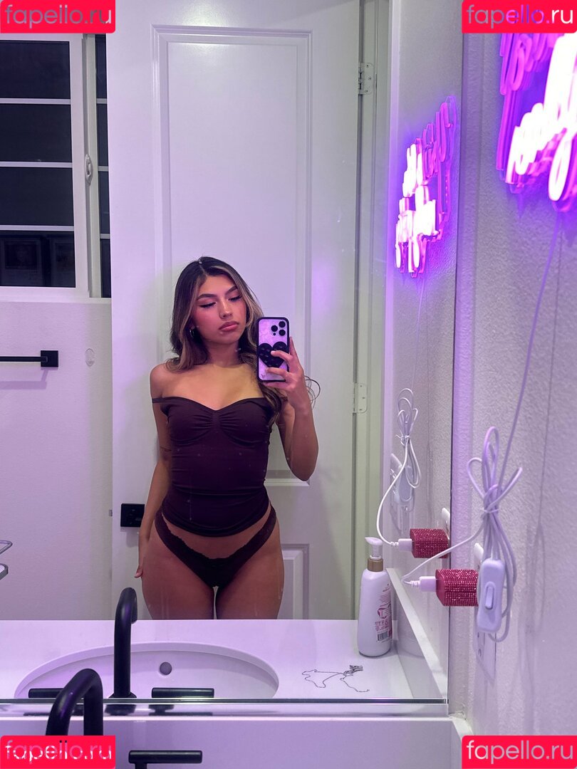 Yael Bernal Onlyfans Photo Gallery 