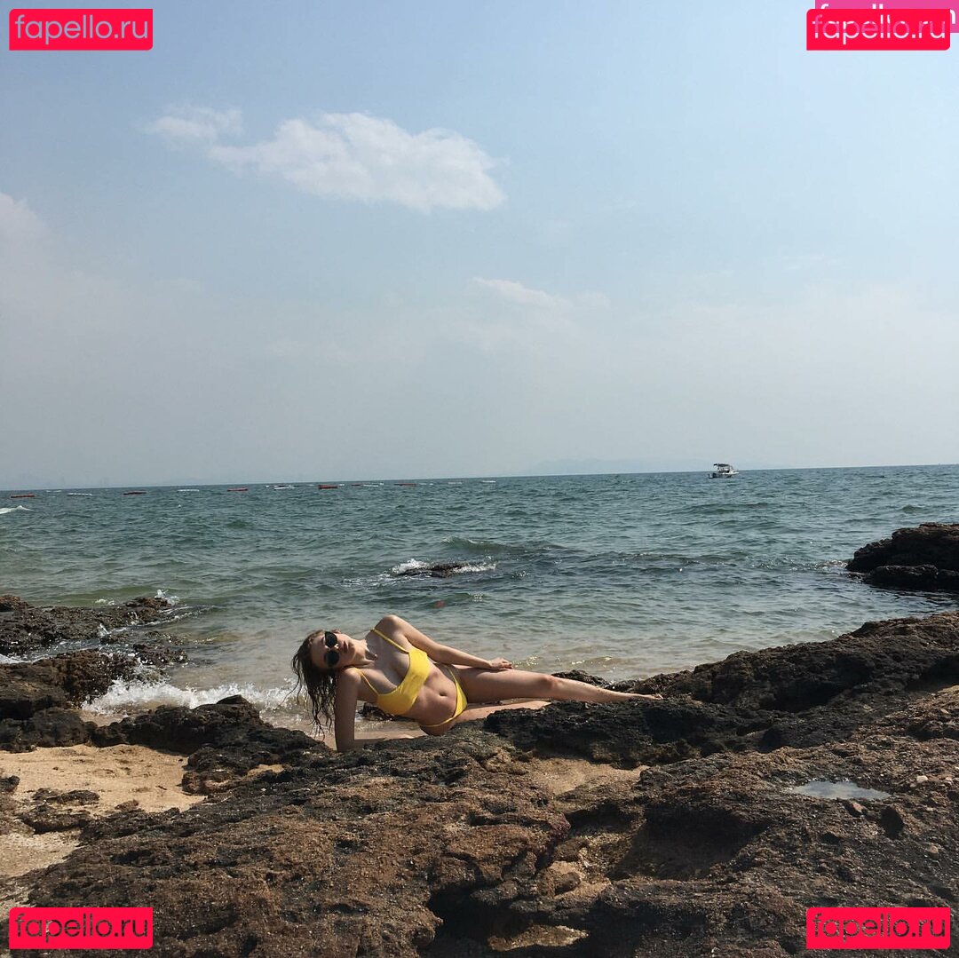 Darina / dari1ina / darilate / darina_cat Onlyfans Photo Gallery 