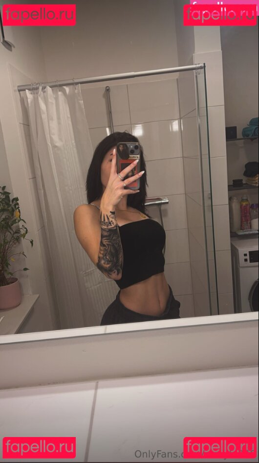 maryberg / shredmary Onlyfans Photo Gallery 