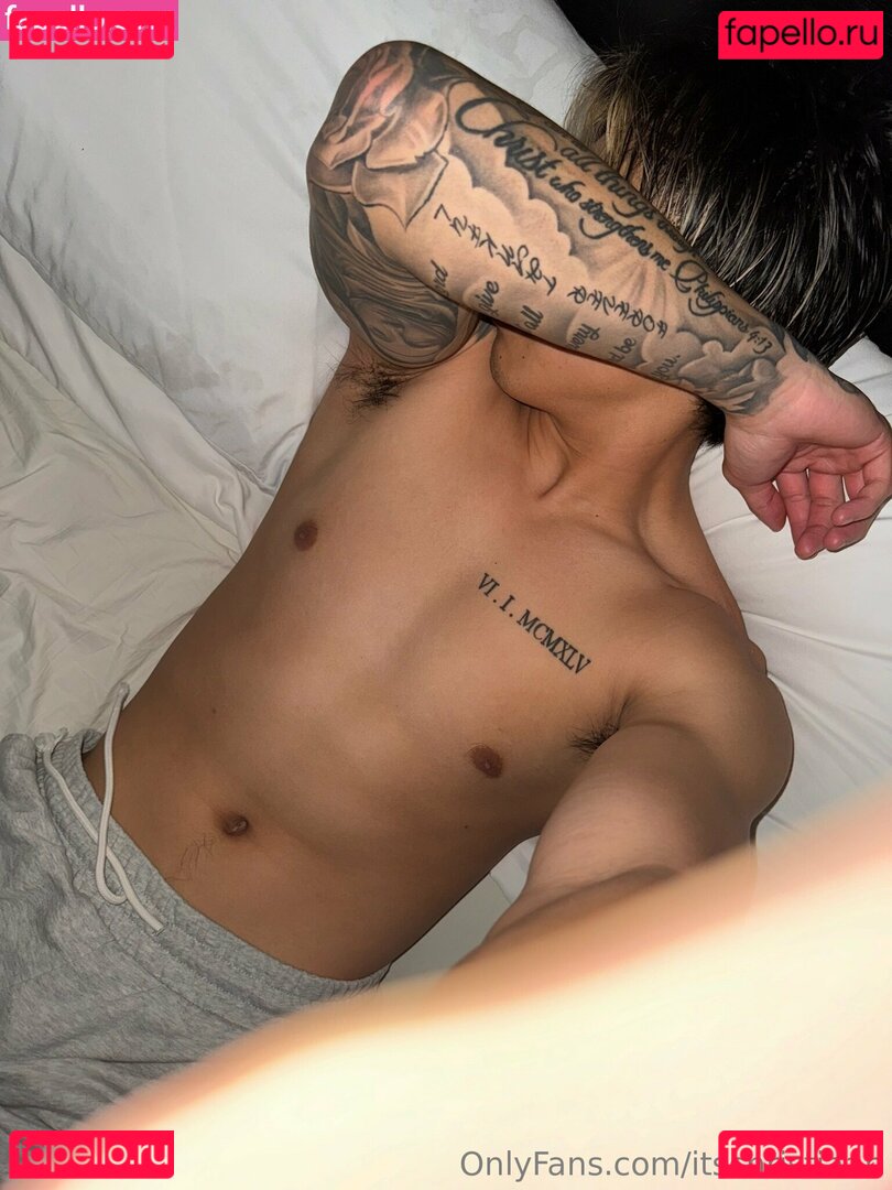 itschristiaan Onlyfans Photo Gallery 