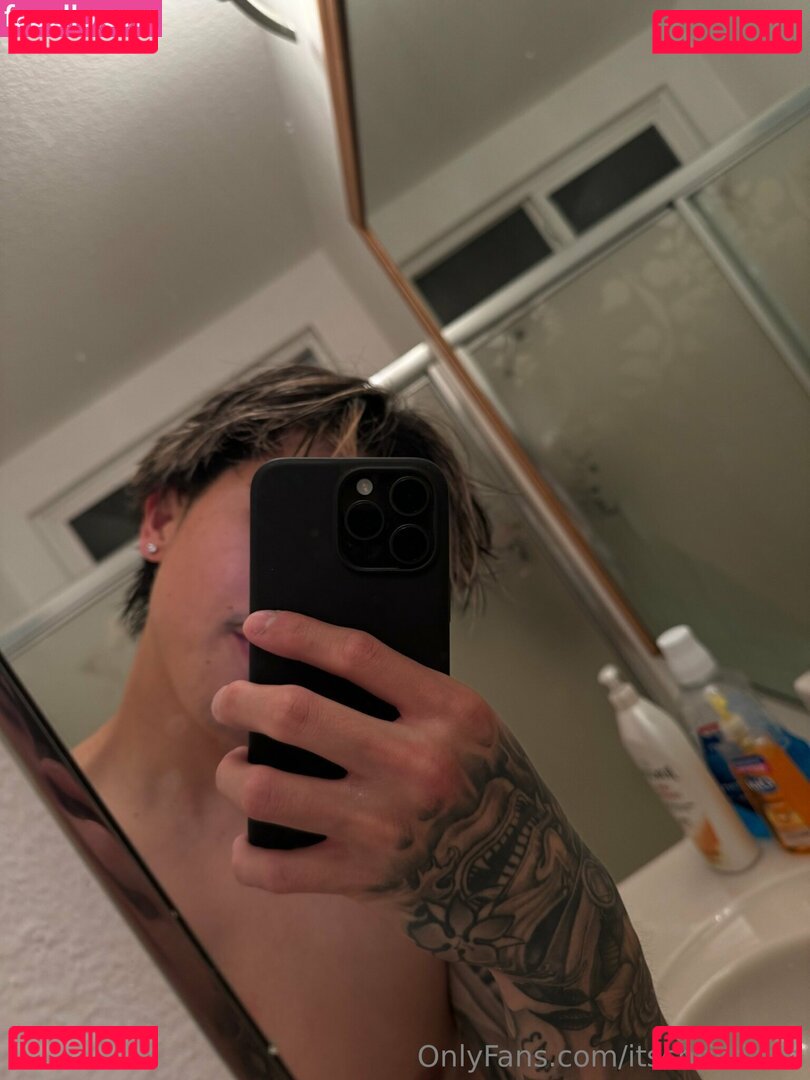 itschristiaan Onlyfans Photo Gallery 