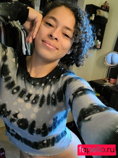 Enasni Vee Nude Onlyfans Photo 30