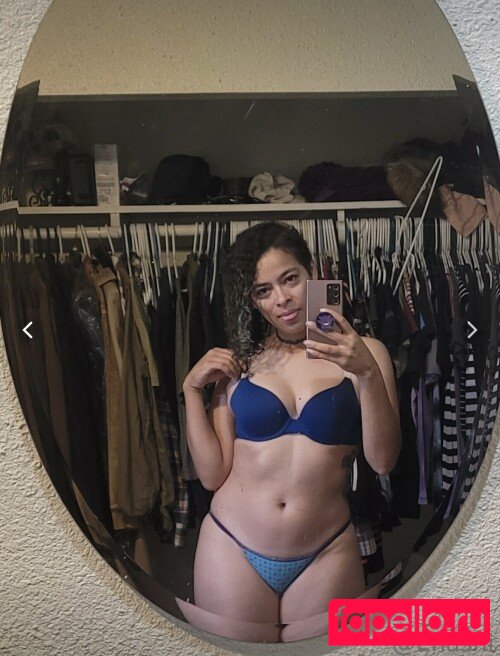 Enasni Vee Nude Onlyfans Photo 4