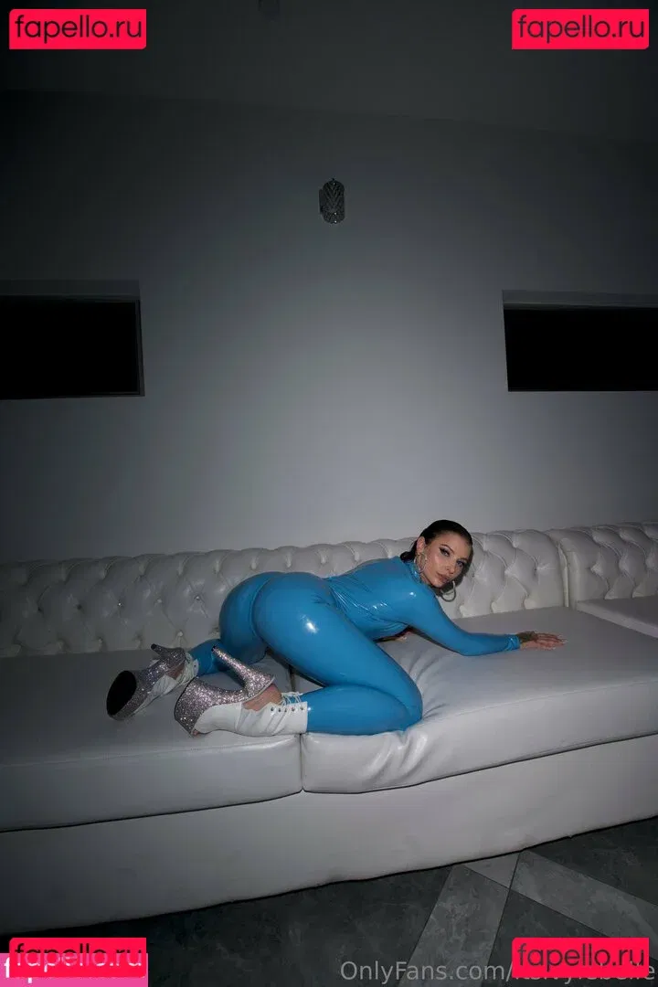 itsivylebelle Onlyfans Photo Gallery 