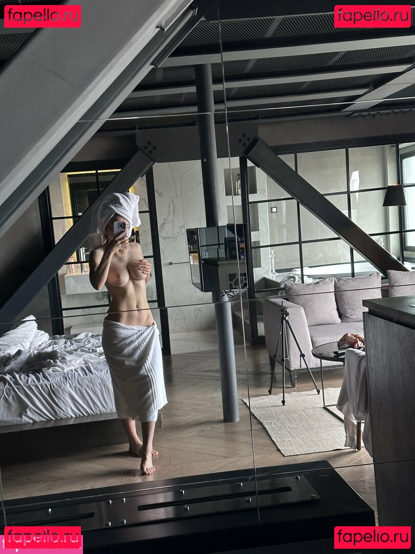 _holylolly_ / hollyloly / holylolly Onlyfans Photo Gallery 