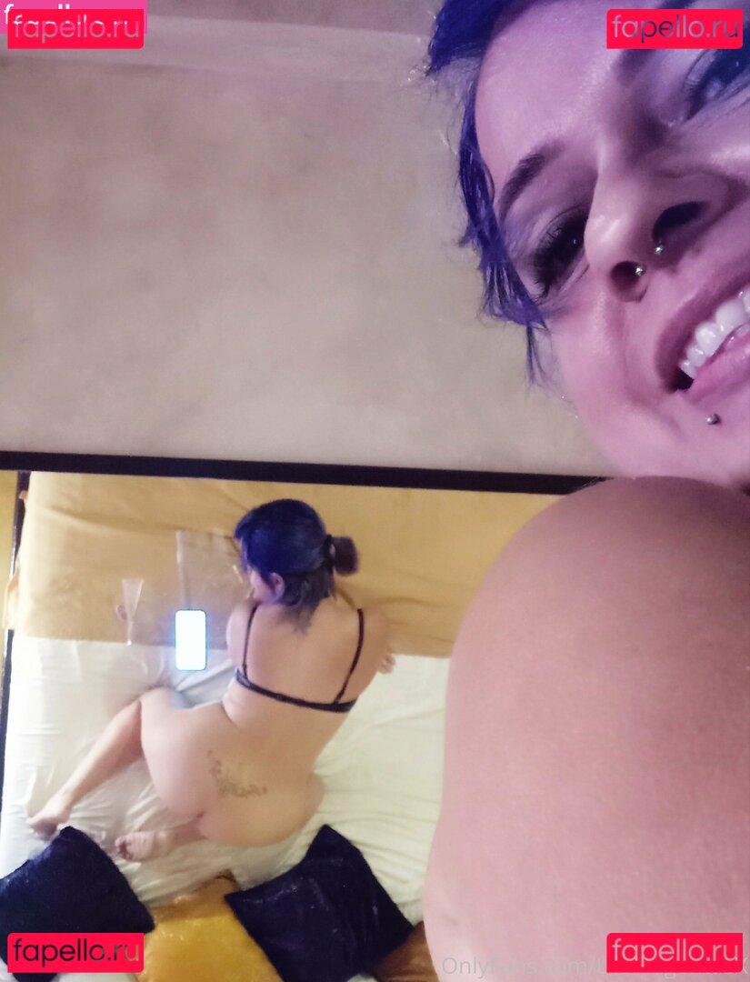 lilamagentasx / lilamagentasxsx Onlyfans Photo Gallery 