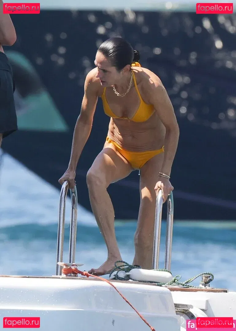 Jennifer Connelly Onlyfans Photo Gallery 