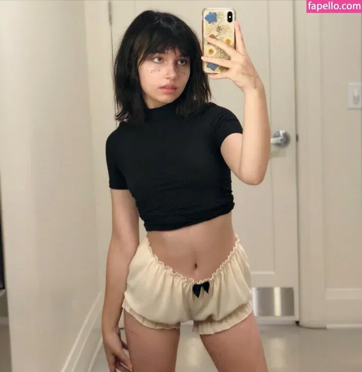 urfavelightskin Onlyfans Photo Gallery 