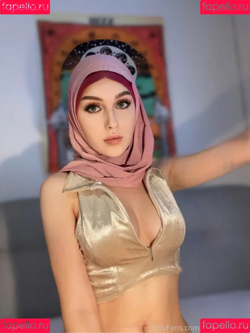 Fareeha Bakir Onlyfans Photo Gallery 