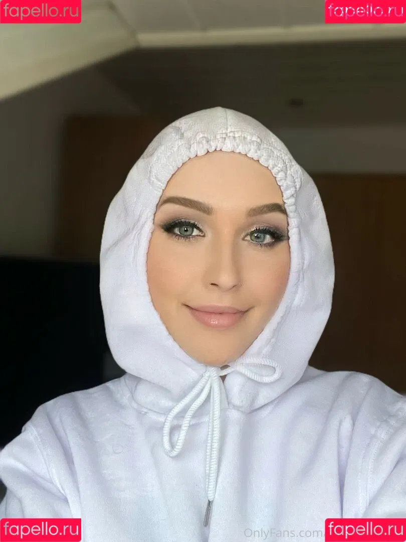 Fareeha Bakir Onlyfans Photo Gallery 